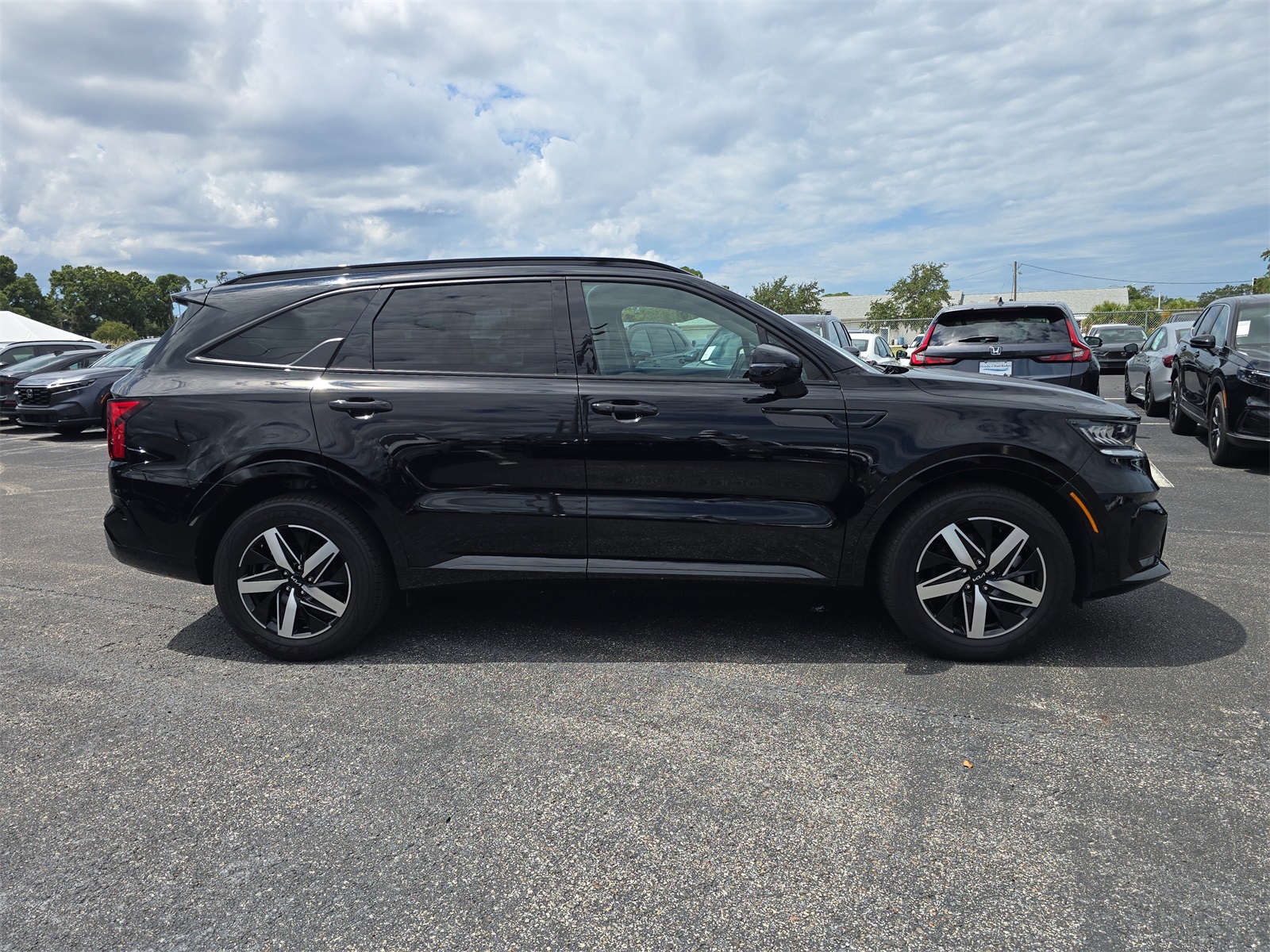 2023 Kia Sorento S photo 2