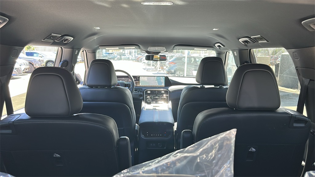 2026 Nissan Armada photo 29