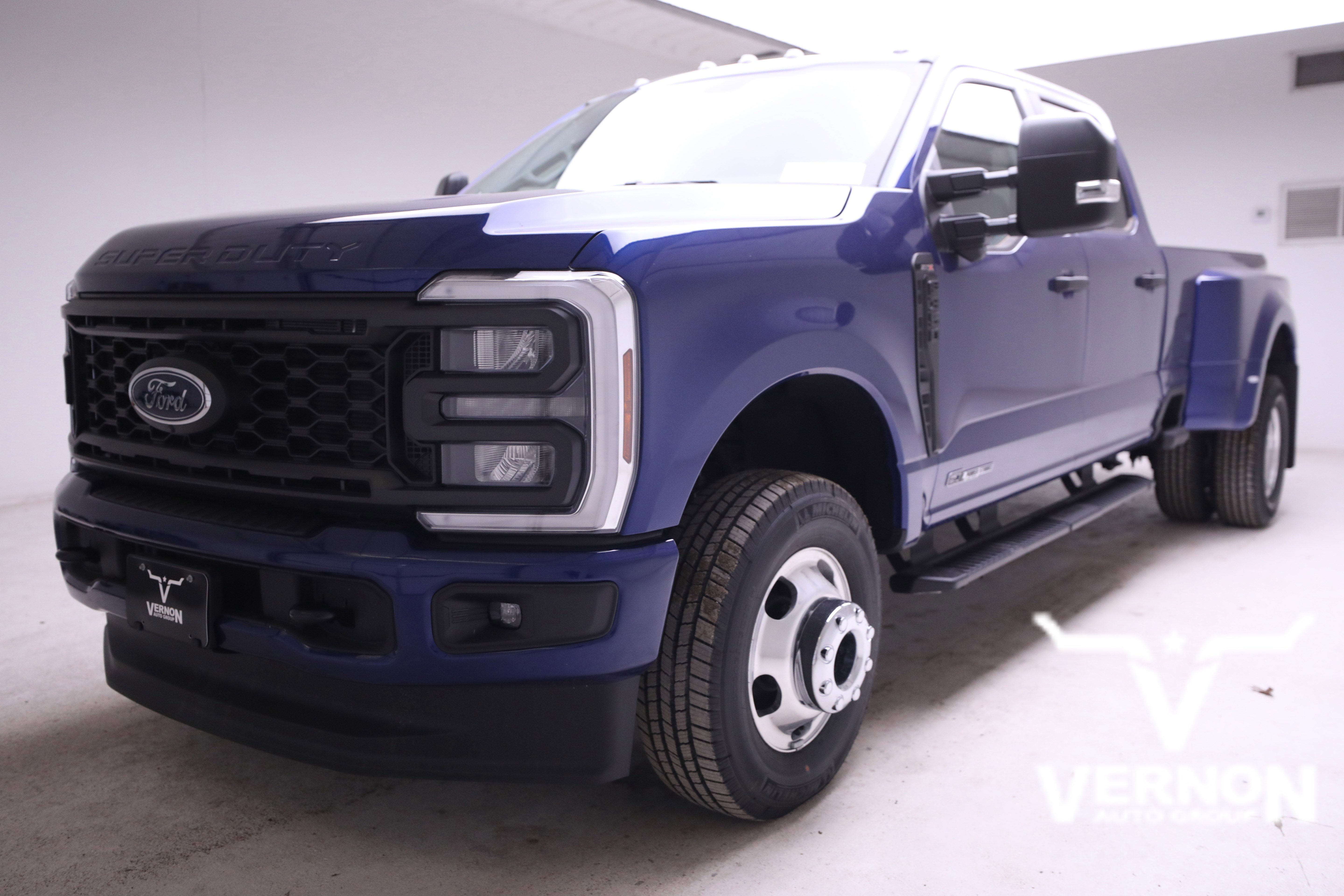 2026 Ford F-350 Super Duty XL's photo