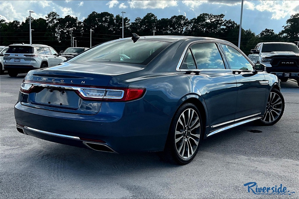 2019 Lincoln Continental Select photo 2