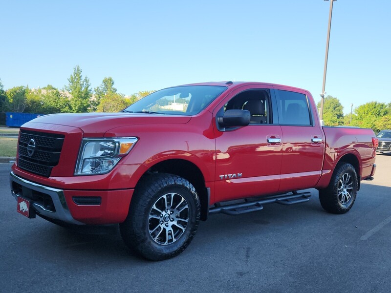 2021 Nissan Titan SV photo 7