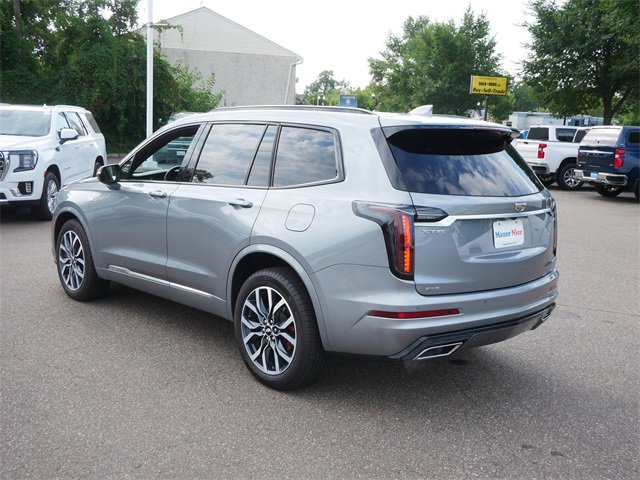 2024 Cadillac XT6 Sport photo 3