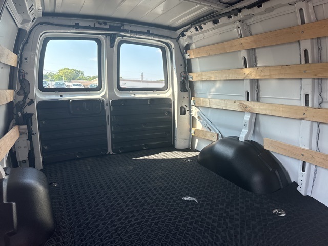 2023 Chevrolet Express 2500 Work Van photo 18