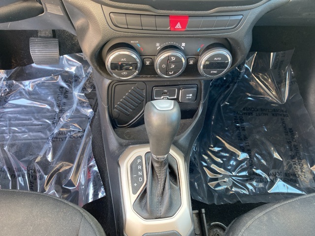 2015 Jeep Renegade Latitude photo 12