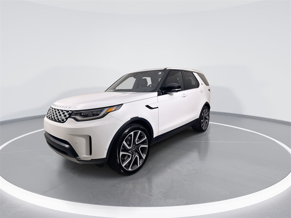 2025 Land Rover Discovery S photo 3