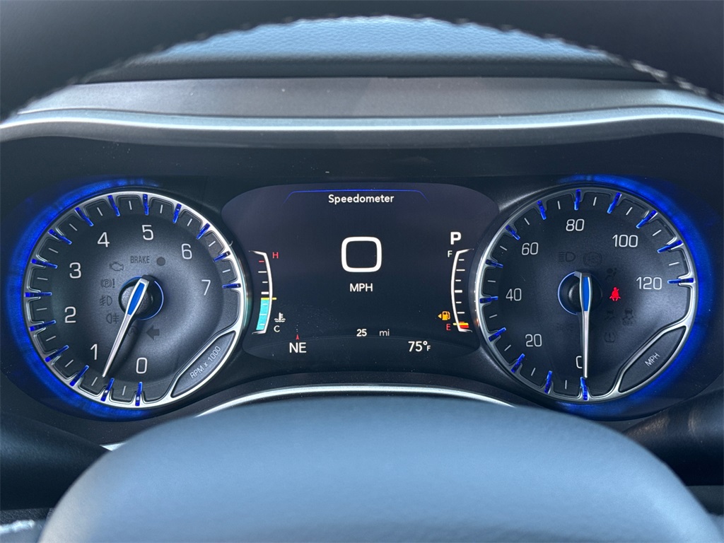 2025 Chrysler Voyager LX photo 31