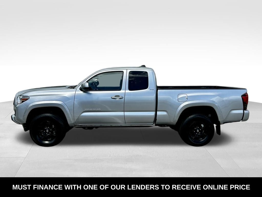 2022 Toyota Tacoma SR5 photo 3