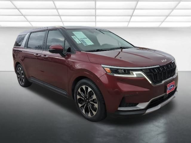 2024 Kia Carnival EX's photo