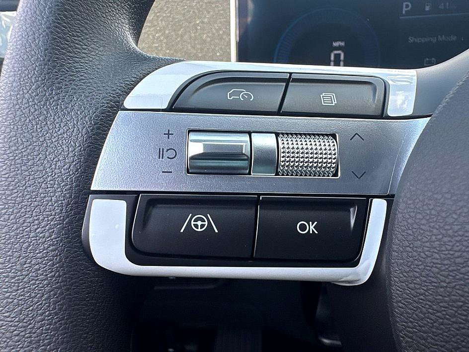 2025 Hyundai Santa Cruz SE photo 13
