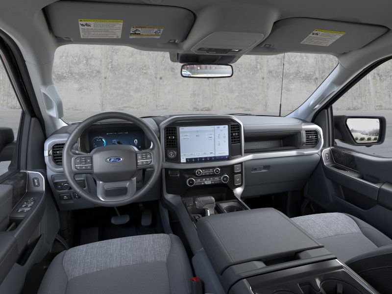 2025 Ford F-150 Lightning XLT photo 9