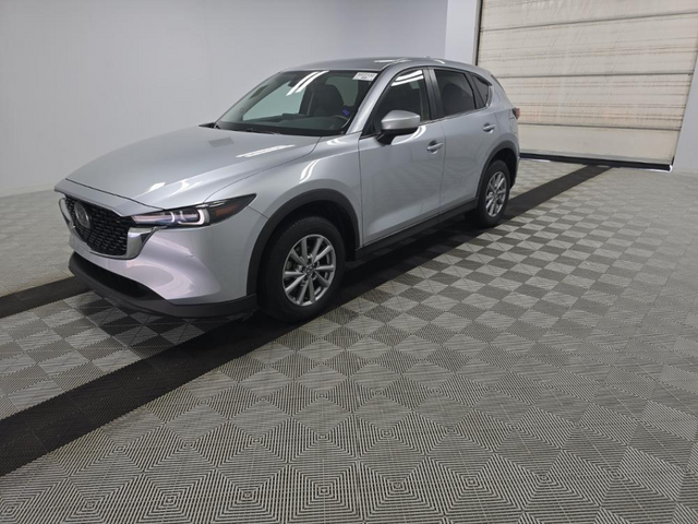 2022 Mazda CX-5 2.5 Select photo 3