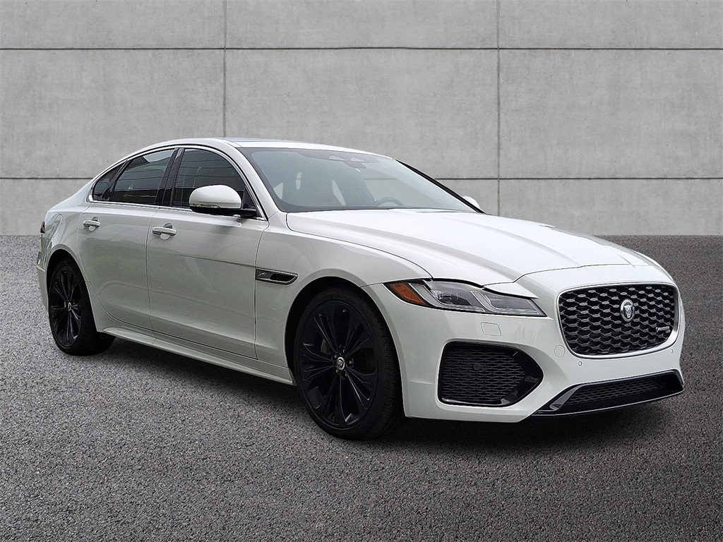 2024 Jaguar XF R-Dynamic SE photo 3