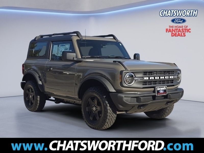 2025 Ford Bronco 2-Door Base's photo