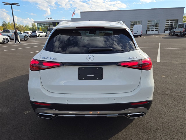 2026 Mercedes Benz GLC 300 4MATIC photo 2