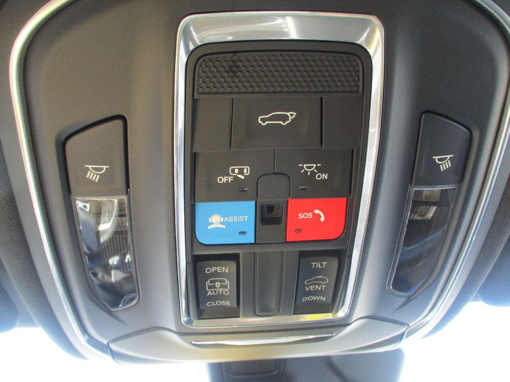 2025 Jeep Grand Cherokee Laredo X photo 15