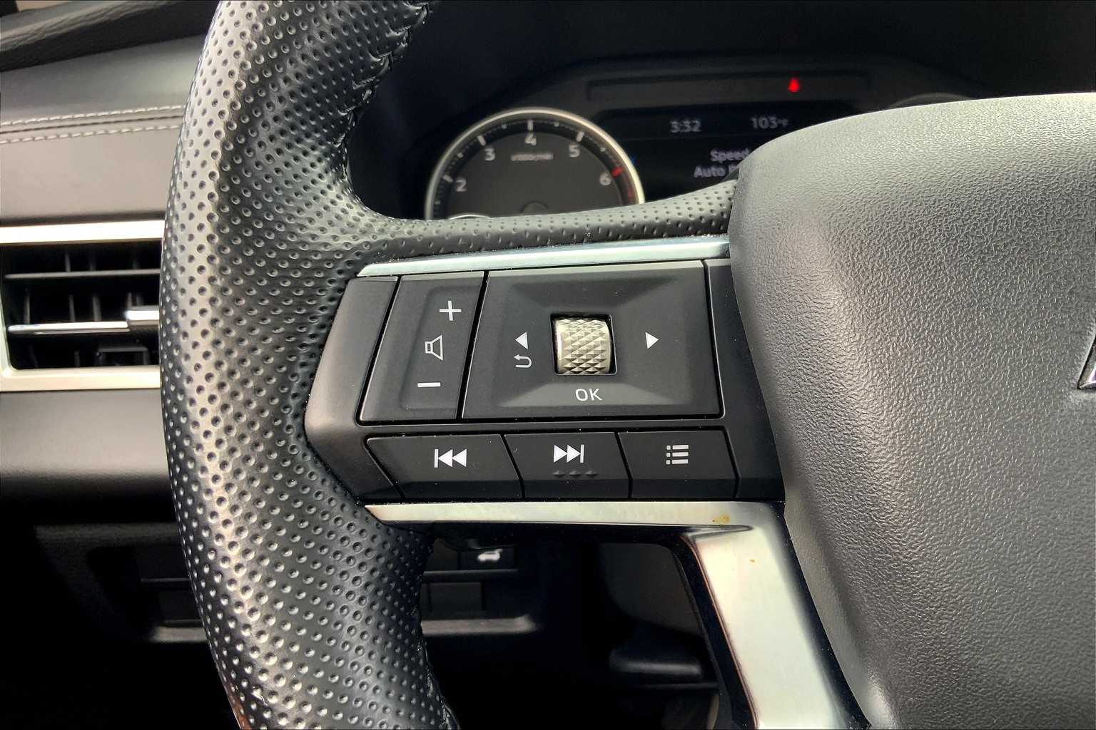 2024 Mitsubishi Outlander SE photo 18