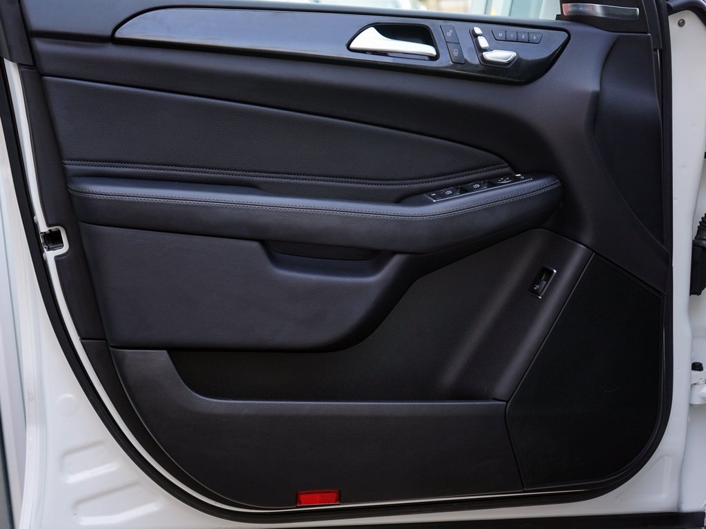 2019 Mercedes Benz GLE 400 4MATIC photo 4