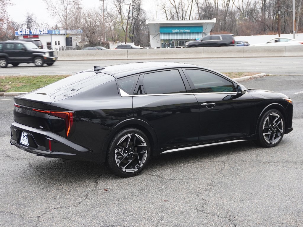 2025 Kia K4 GT-Line photo 2