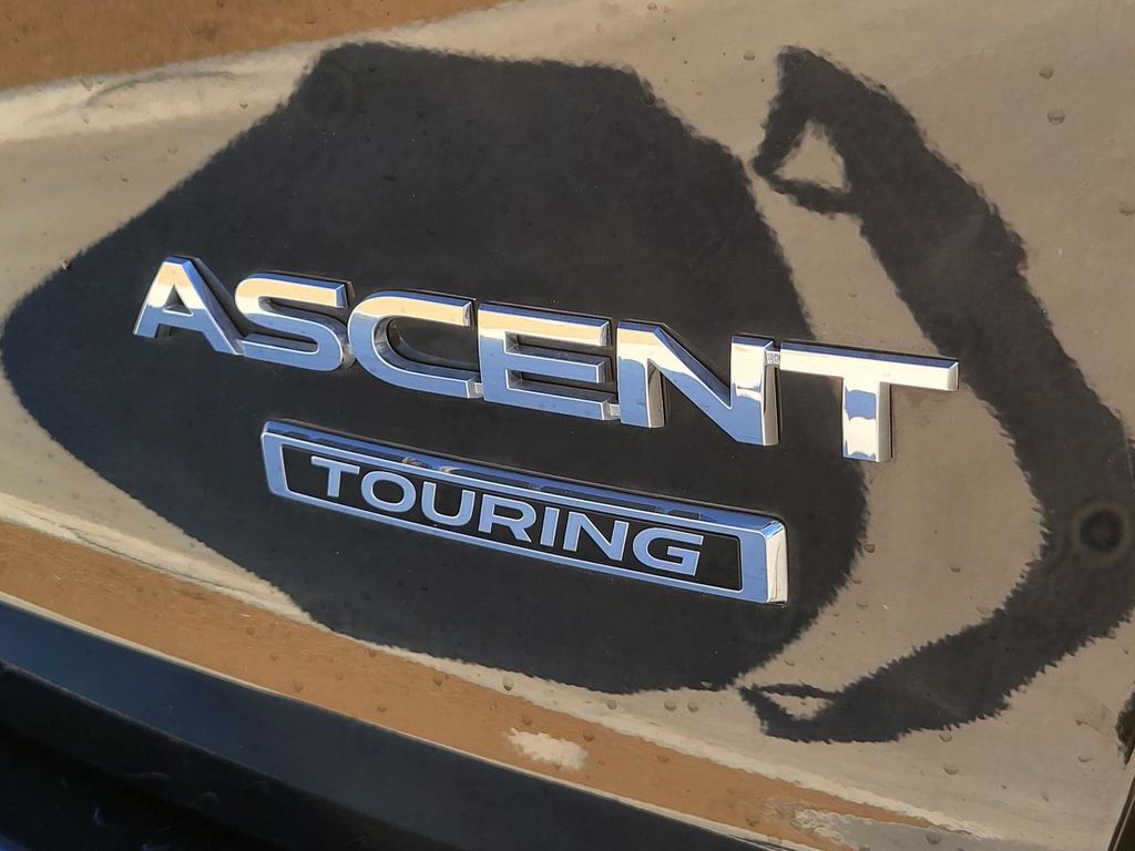 2024 Subaru Ascent Touring photo 4
