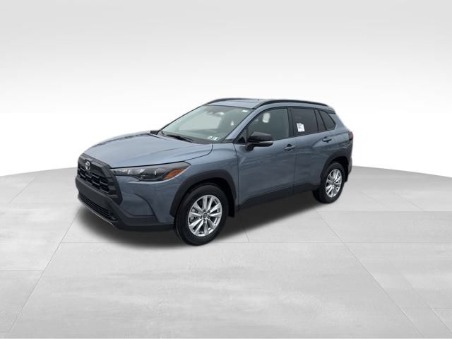 2026 Toyota Corolla Cross LE's photo