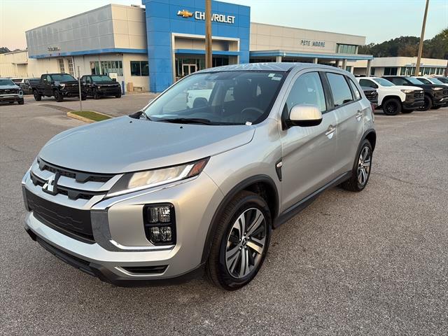 2024 Mitsubishi Outlander Sport ES photo 3