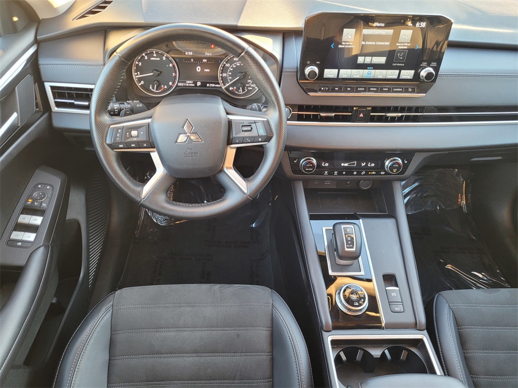 2024 Mitsubishi Outlander SE photo 23