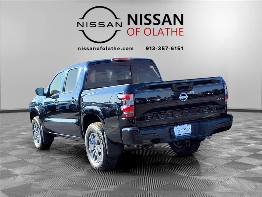 2025 Nissan Frontier SV photo 2