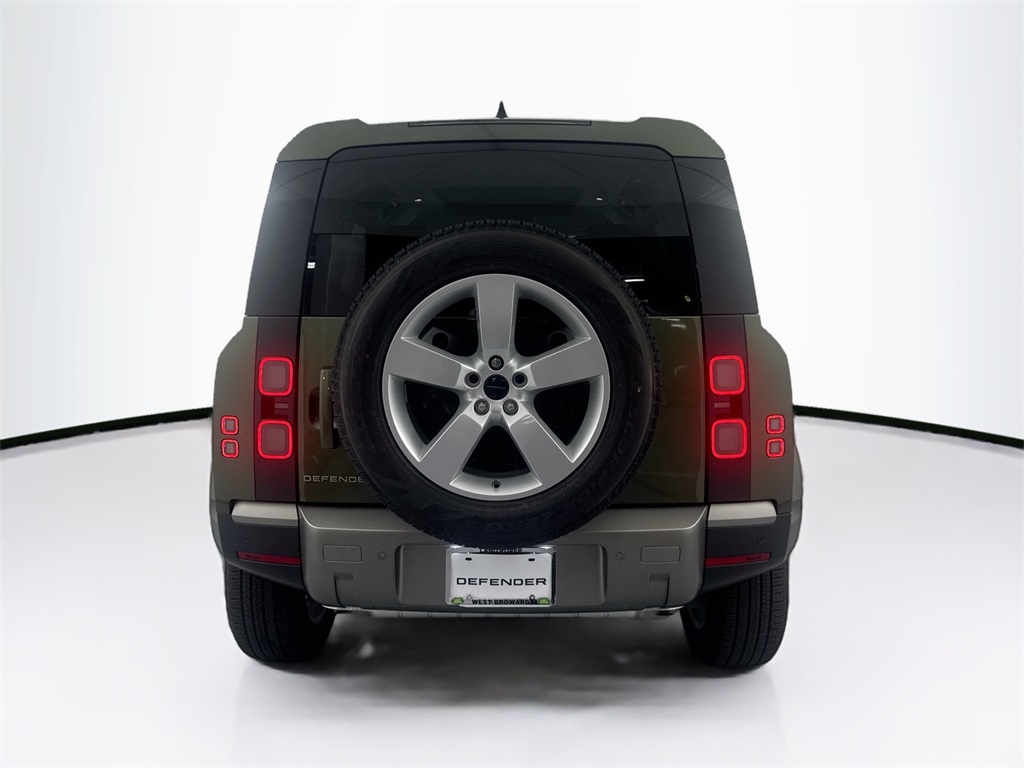 2026 Land Rover Defender 110 S photo 4