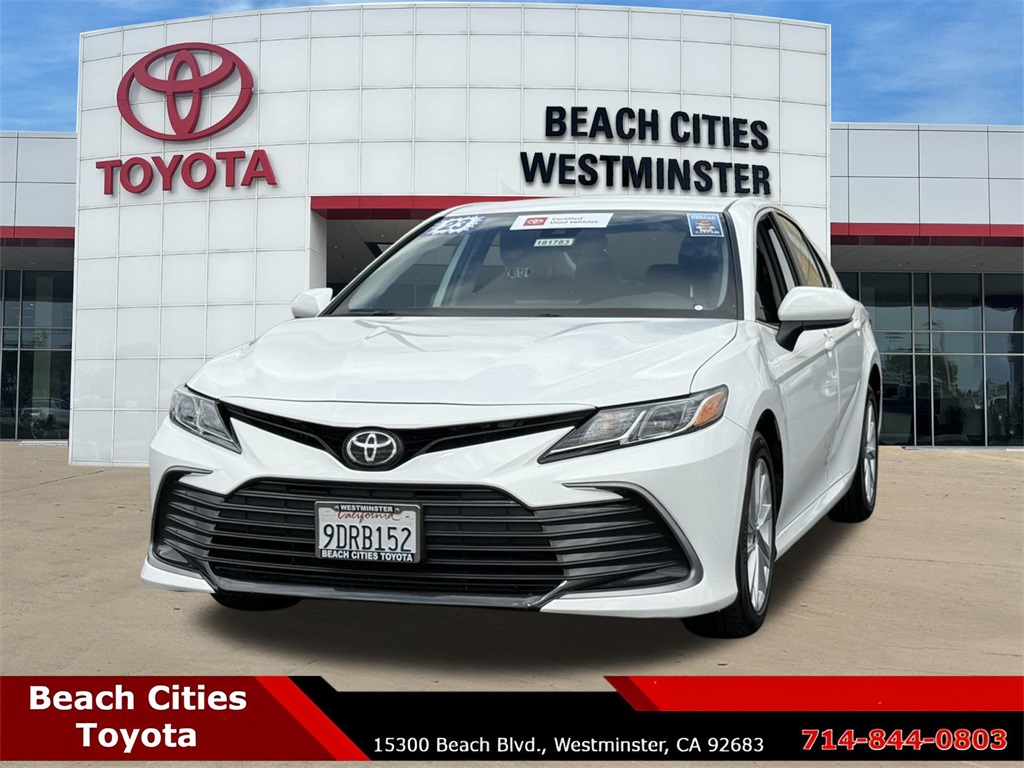 2023 Toyota Camry LE photo 3