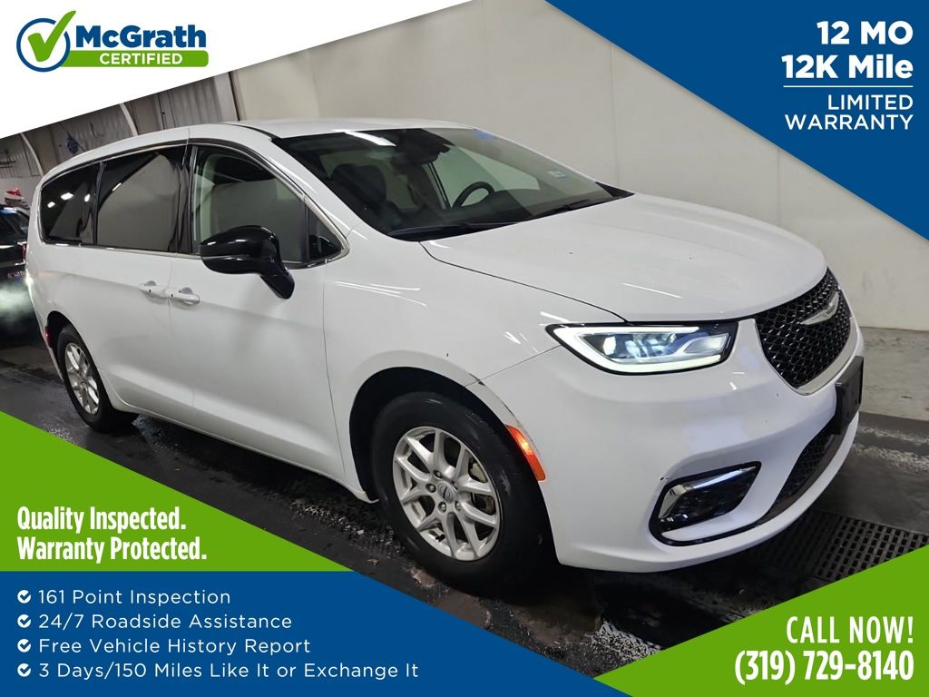 2024 Chrysler Pacifica Touring L's photo