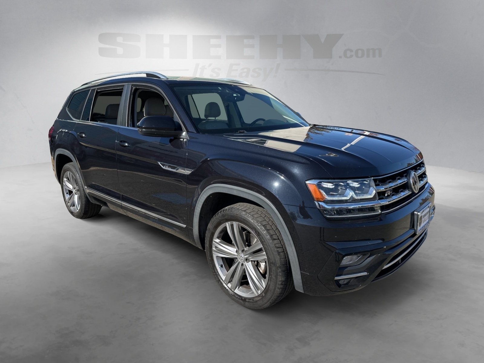 2018 Volkswagen Atlas SEL photo 2