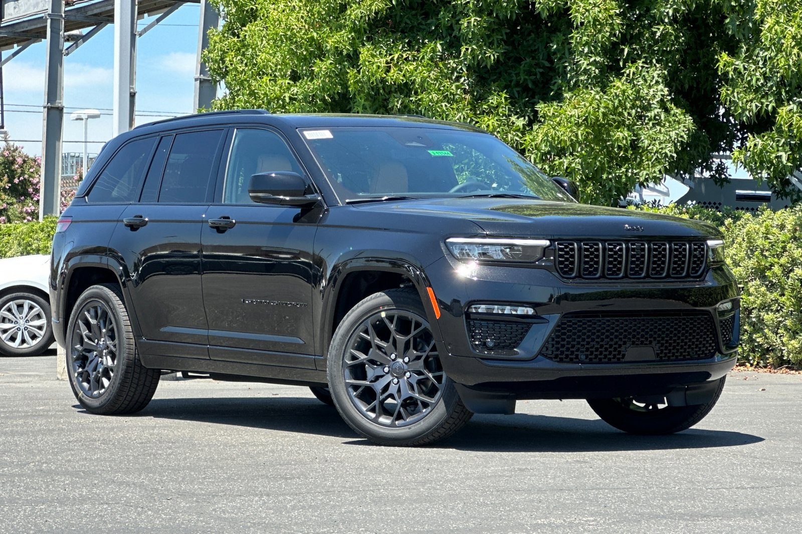 2025 Jeep Grand Cherokee Summit Reserve photo 2