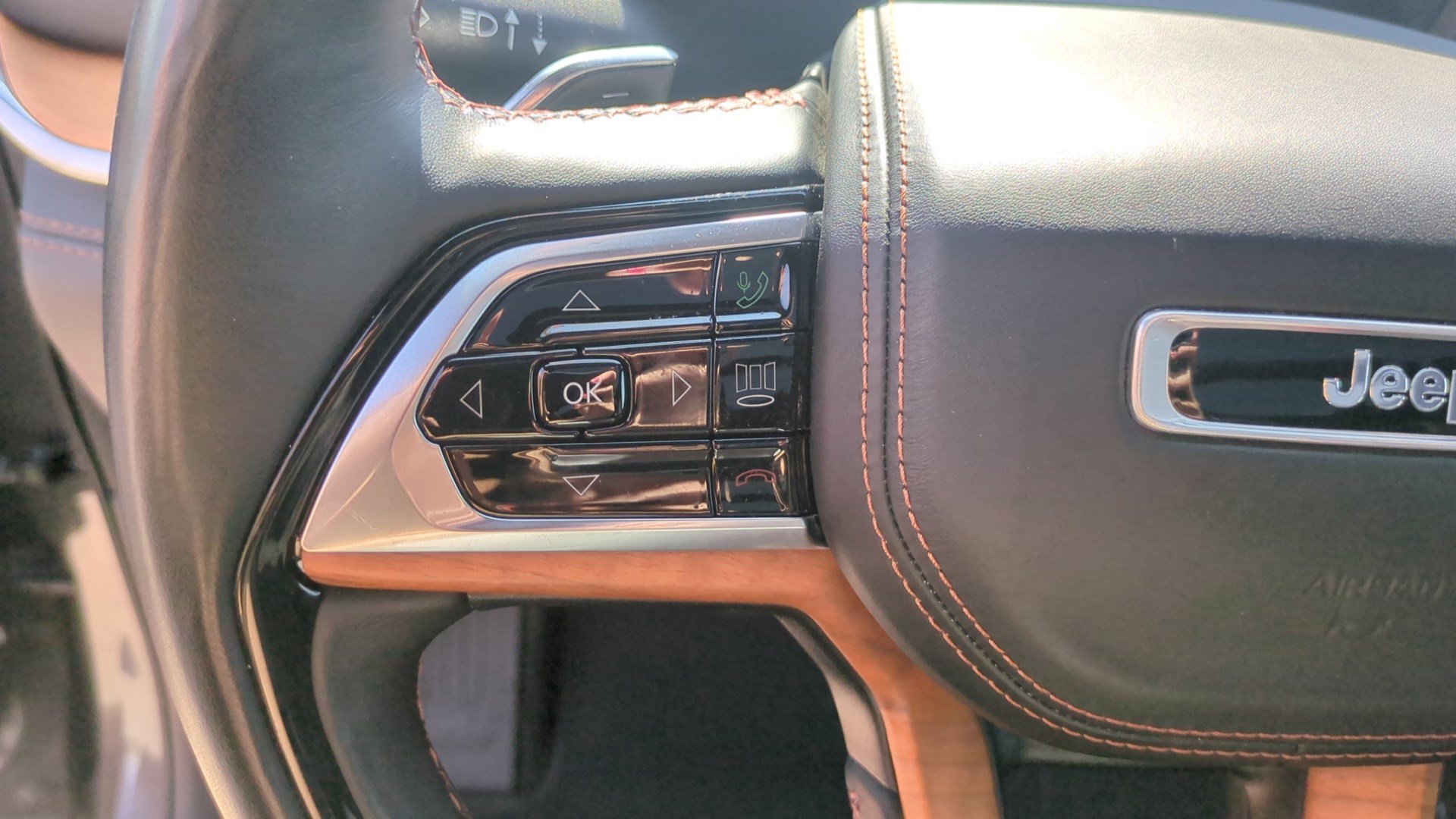 2021 Jeep Grand Cherokee L Summit Reserve photo 17