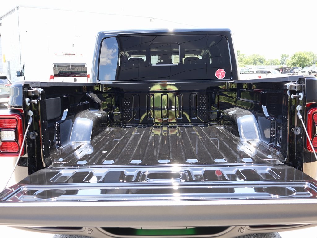 2025 Jeep Gladiator Rubicon photo 14