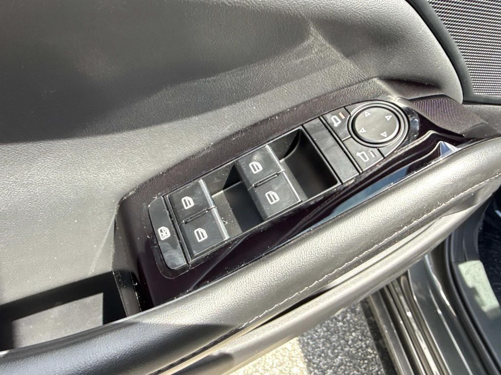 2025 Mazda Mazda3 2.5 Select Sport photo 19