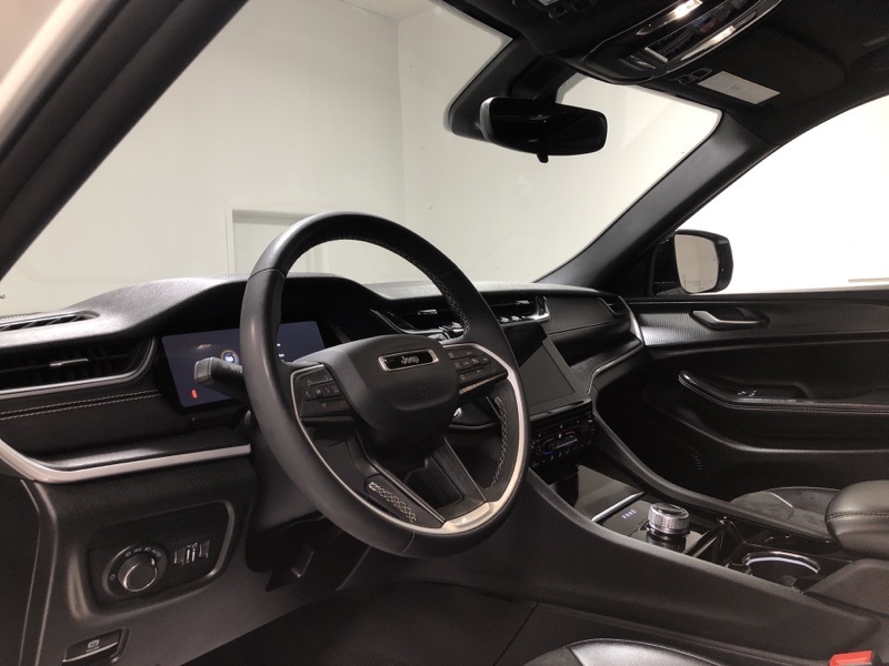 2023 Jeep Grand Cherokee Altitude photo 20