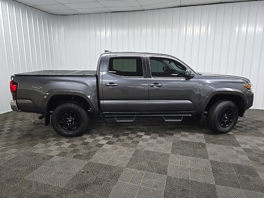2021 Toyota Tacoma SR5 V6 photo 2