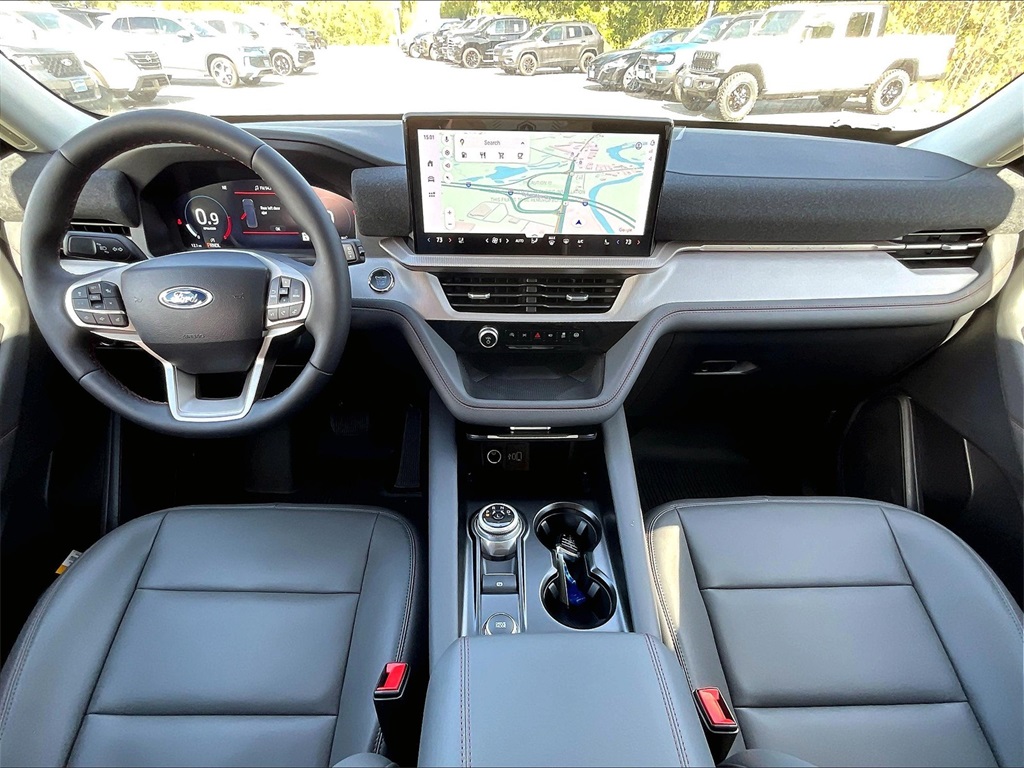 2025 Ford Explorer photo 11