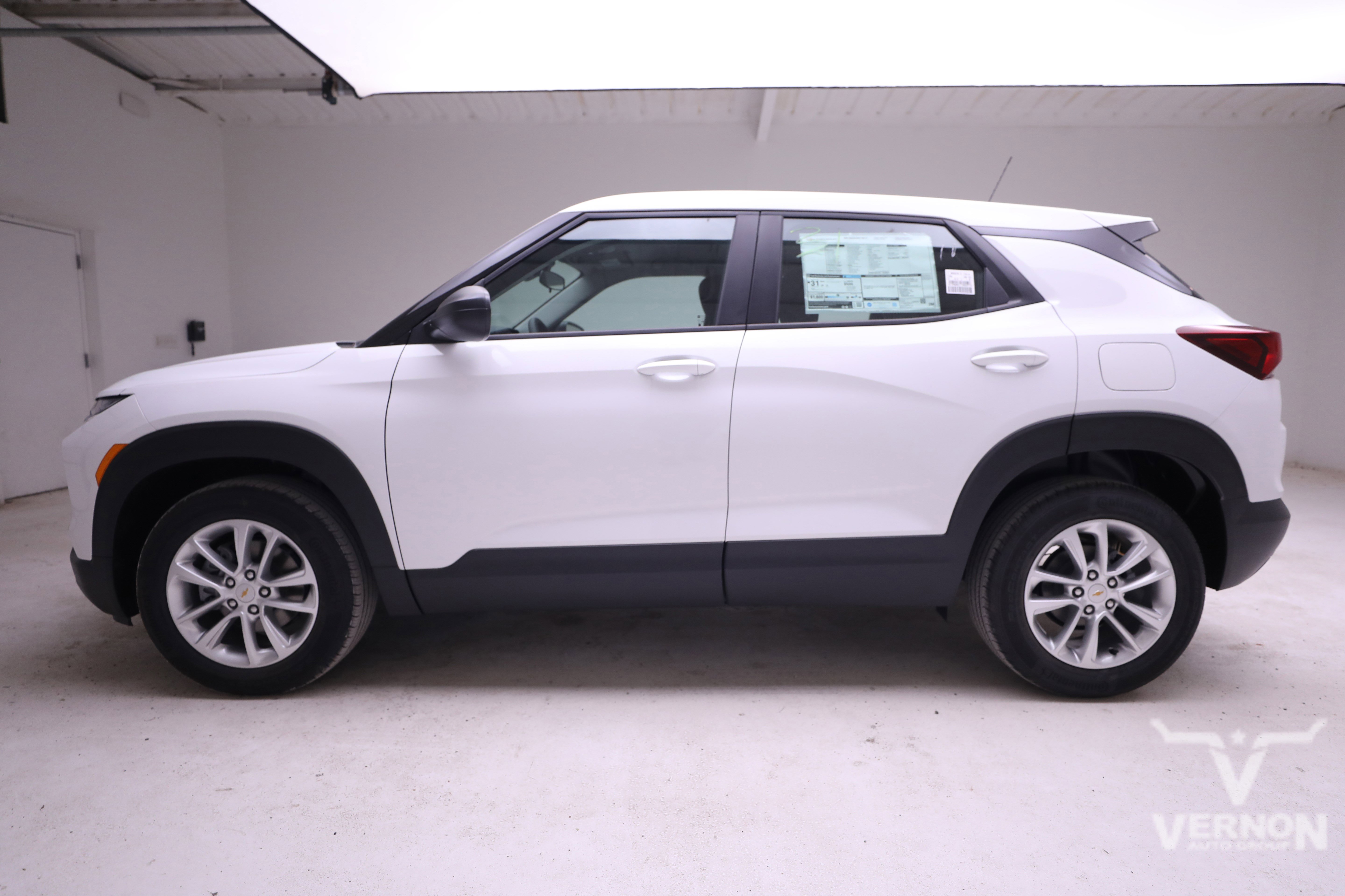 2026 Chevrolet Trailblazer LS photo 2