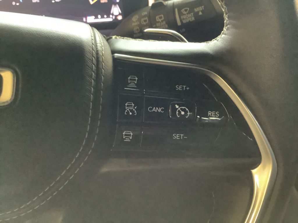 2022 Jeep Grand Cherokee Overland photo 6