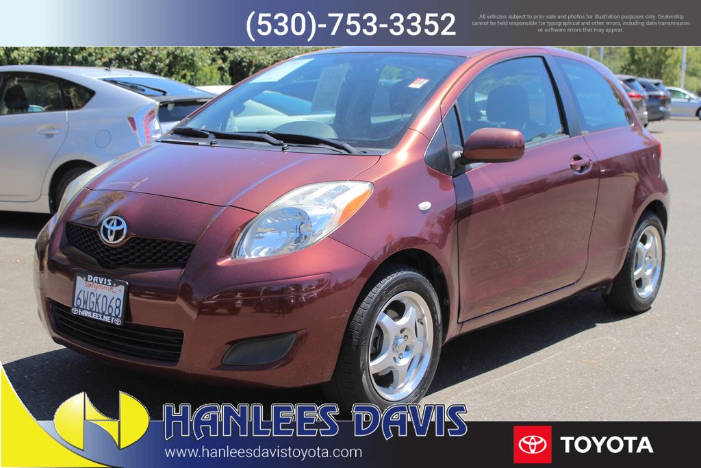 2009 Toyota Yaris photo 2