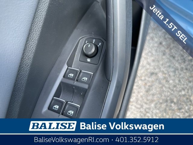 2025 Volkswagen Jetta SEL photo 9