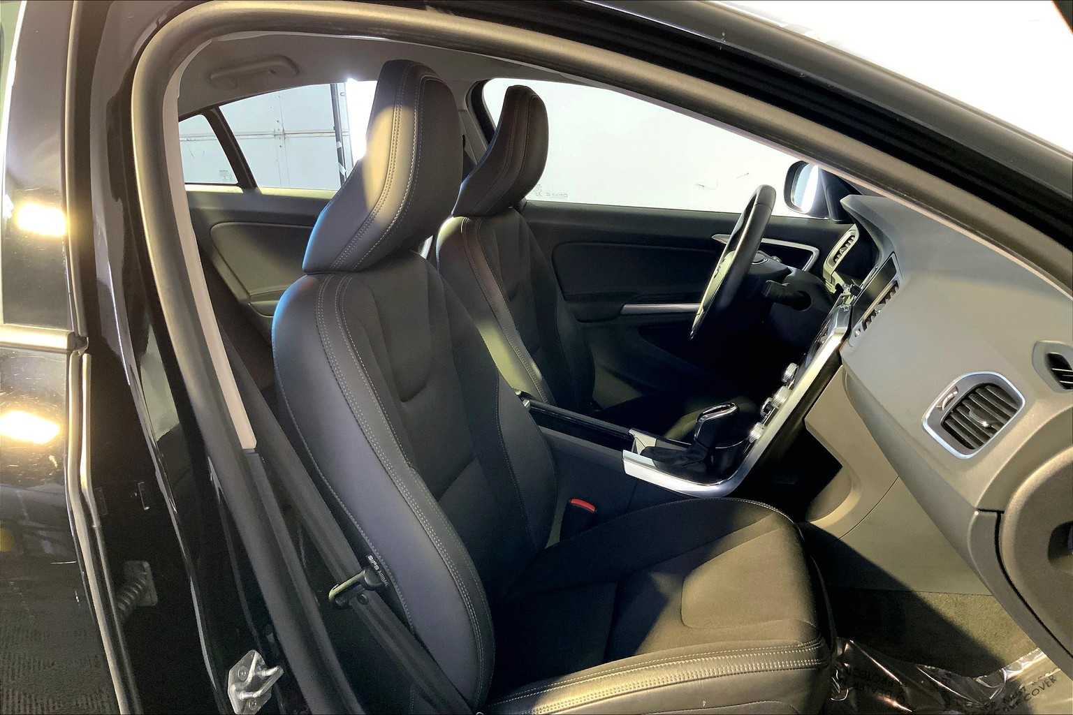 2015 Volvo S60 T5 Drive-E photo 7
