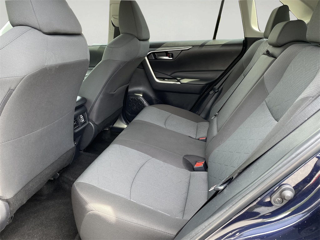 2024 Toyota RAV4 XLE photo 13