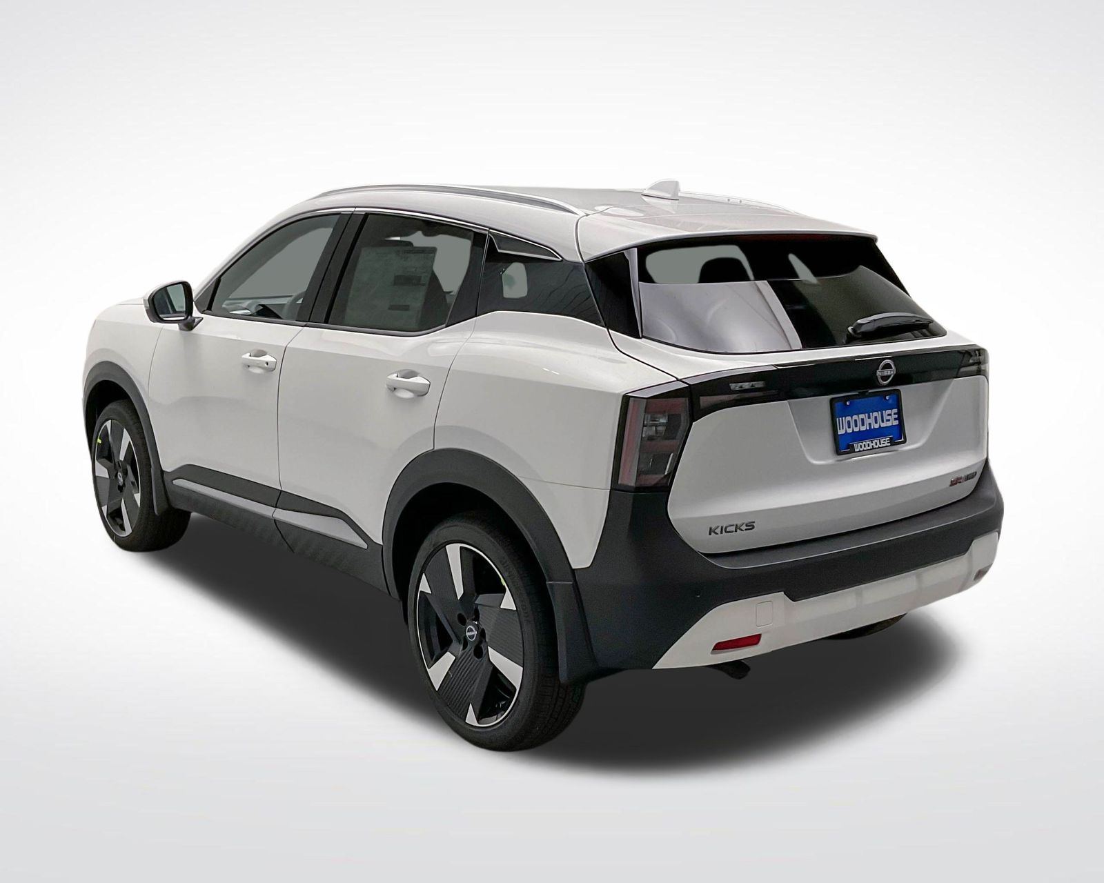 2025 Nissan Kicks SR photo 4