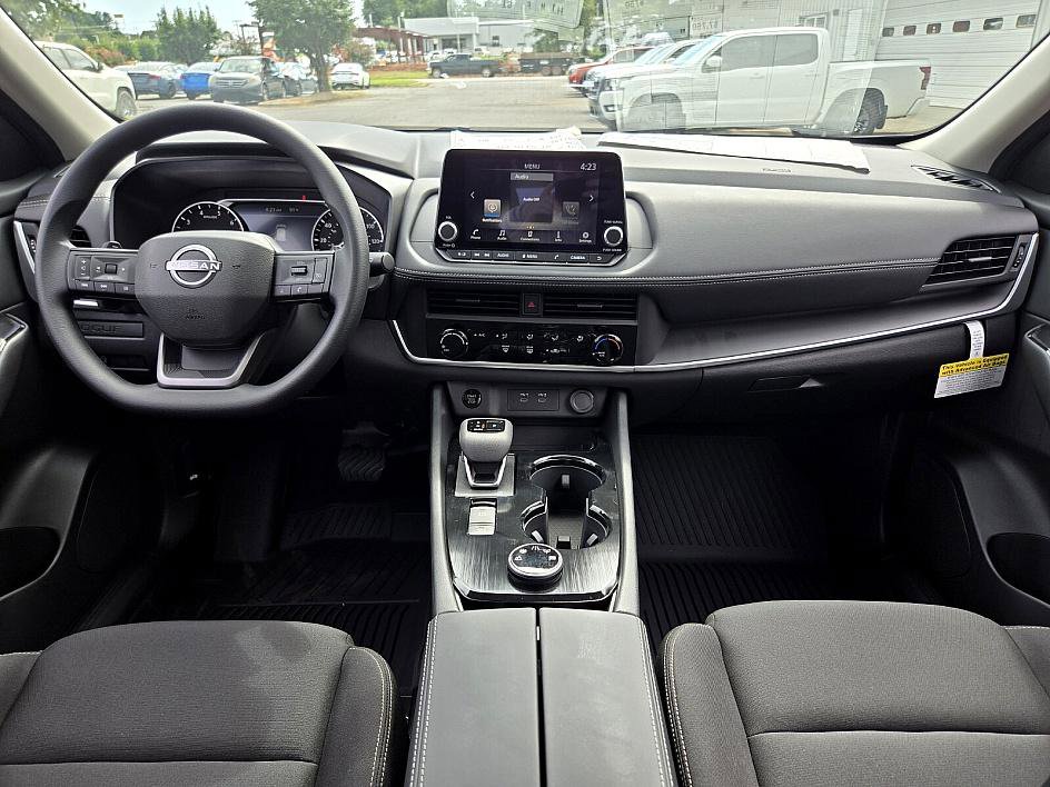 2026 Nissan Rogue S photo 7