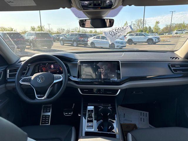 2025 Volkswagen Atlas Peak Edition SE photo 17