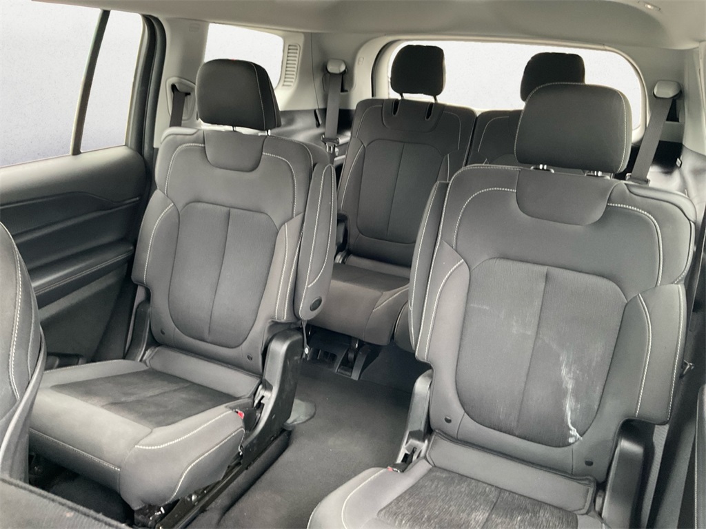 2023 Jeep Grand Cherokee Laredo photo 7