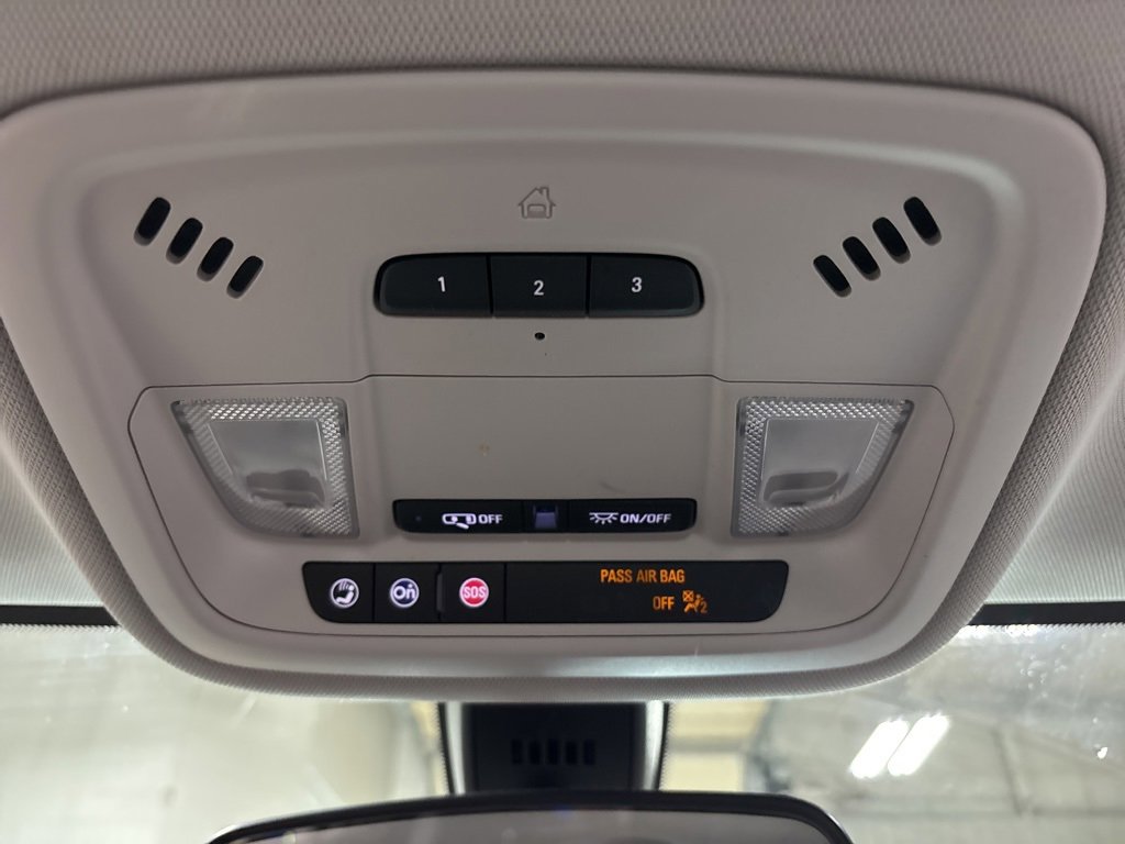 2020 Chevrolet Traverse Leather photo 14