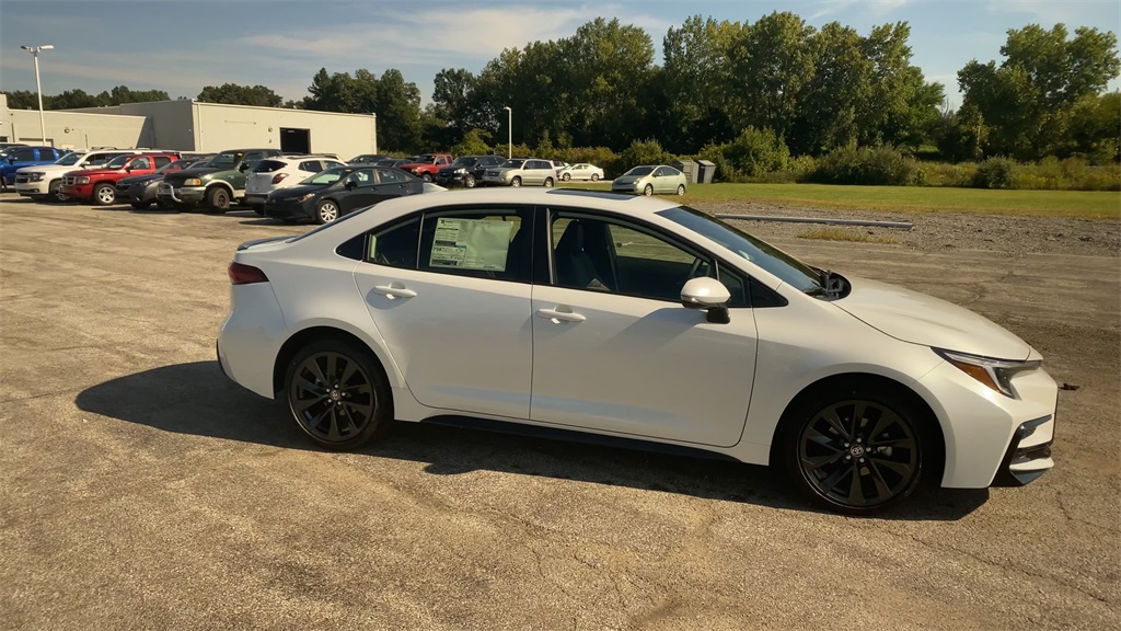 2025 Toyota Corolla XSE photo 9